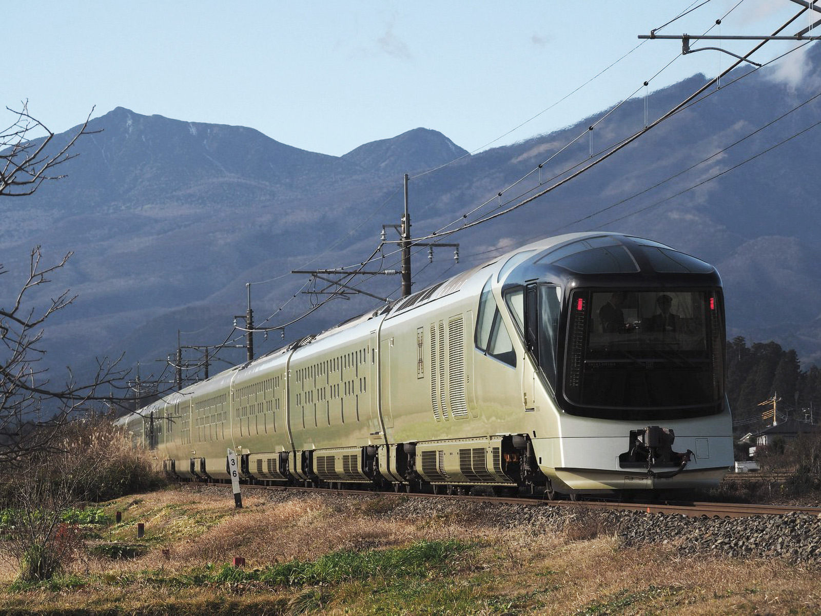 Luxury train travel onboard the Shiki shima Art Design Asia